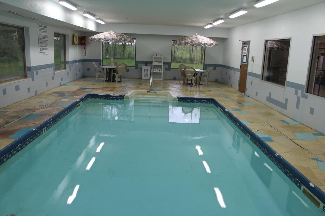 Super 8 By Wyndham ולפראיסו מראה חיצוני תמונה